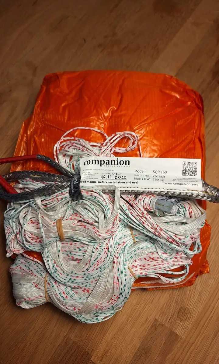 Parachute de secours Companion SQR 160
