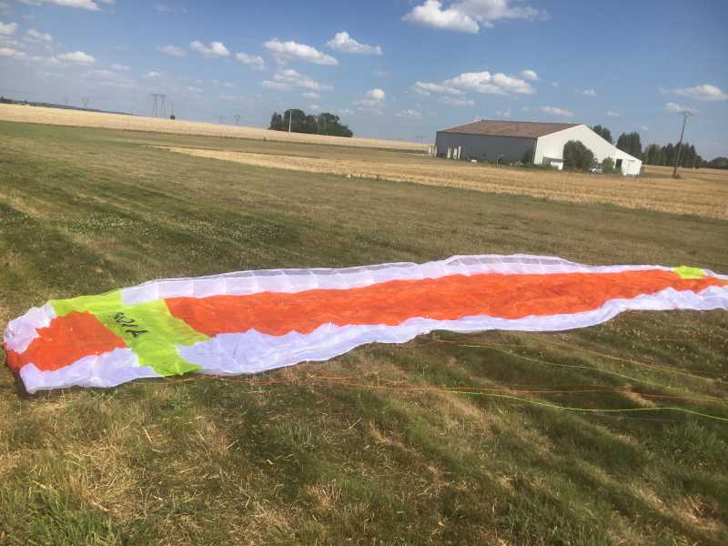Vends parapente Nova DoubleSkin 23 – presque neuve, 20 vols.