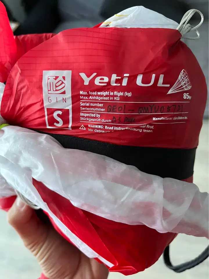 Parachute Yeti Gin : Parachute de secours Gin Yéti UL S 85kg max. Parachute de secours Gin Yéti UL S 85kg max