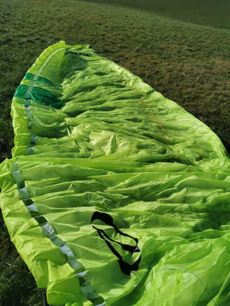 Parapente Ozone LYGHT : OZONE LYGHT SUPER en excellent état. OZONE LYGHT SUPER en excellent état